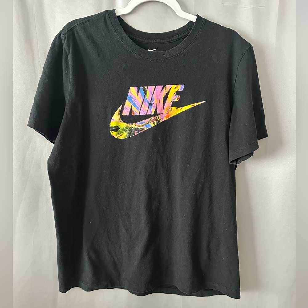 Nike Graphic Swoosh T-Shirt Black Size Large Multicolor Logo